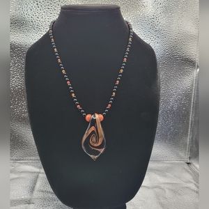 Beautiful vintage necklace SIZE: 24inches